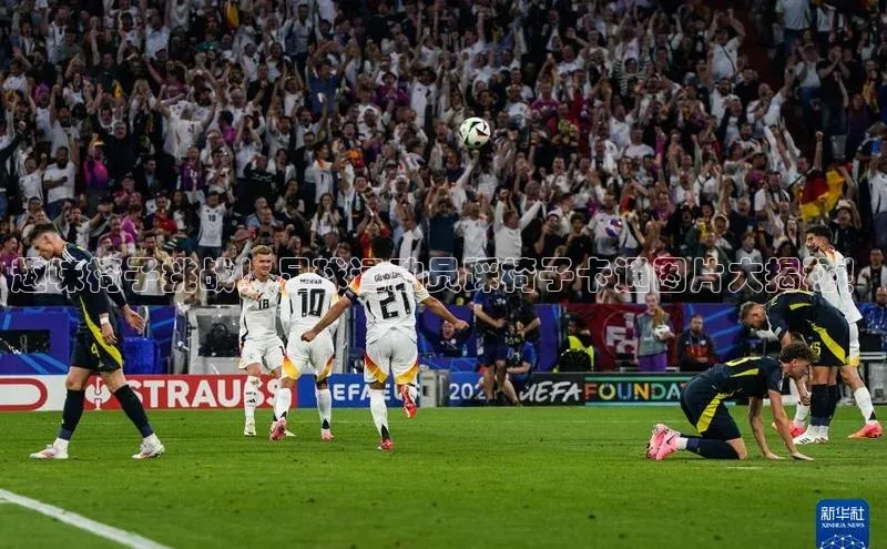 摩登7客服百度移动开放平台趣味椅子挑战！足球运动员踩椅子卡通图片大揭秘！